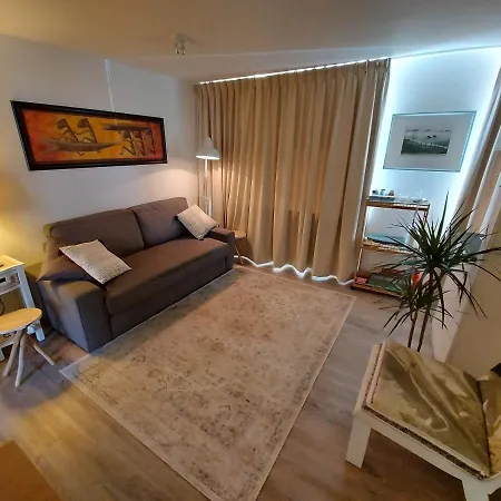 Feels Like Apartamento *