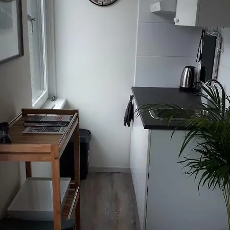 Feels Like Lägenhet *